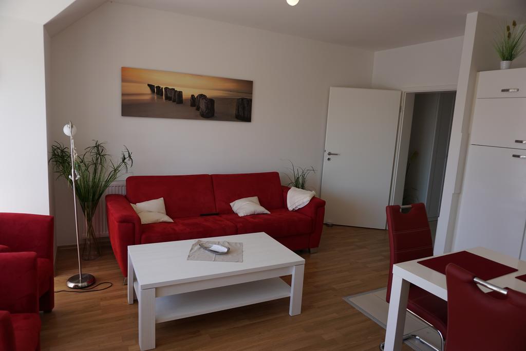 Ferienwohnungen Ruegen Findling Breege Buitenkant foto