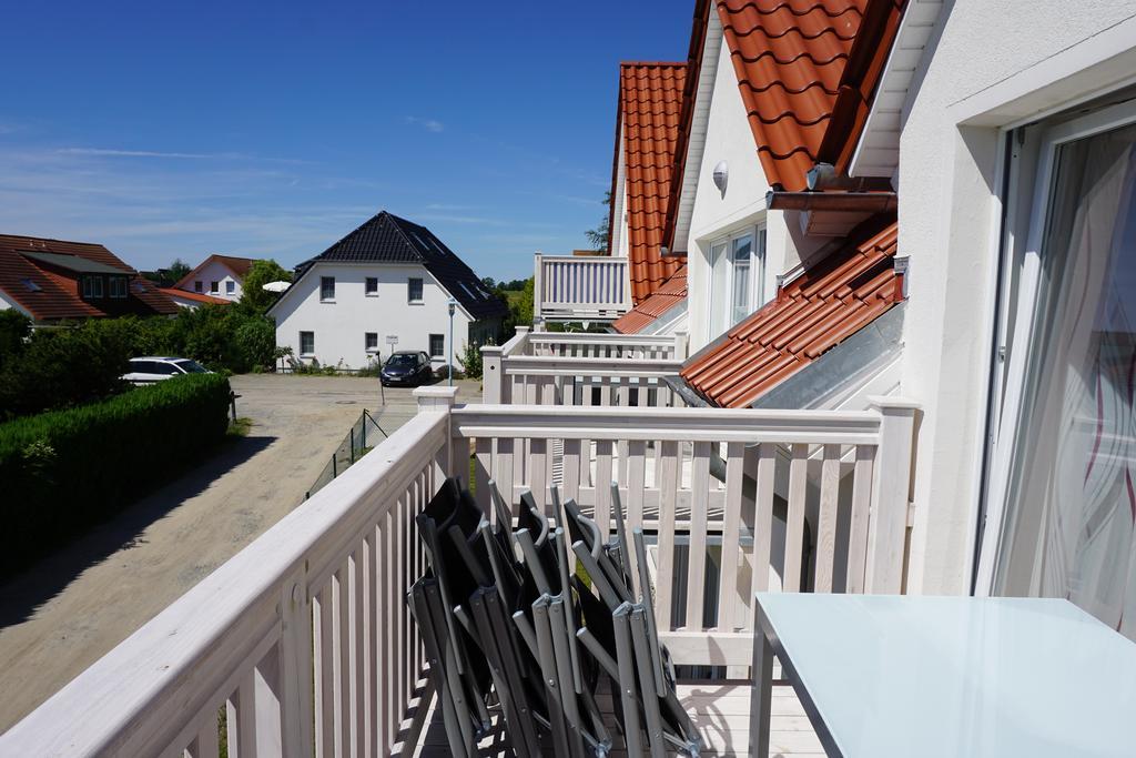 Ferienwohnungen Ruegen Findling Breege Buitenkant foto