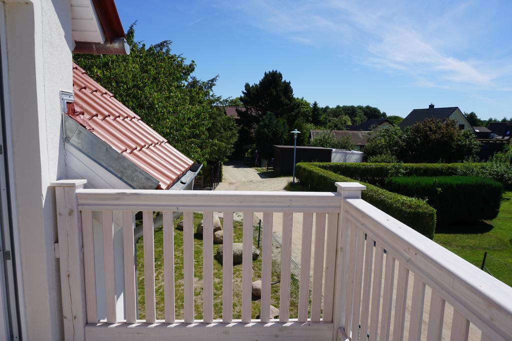 Ferienwohnungen Ruegen Findling Breege Buitenkant foto