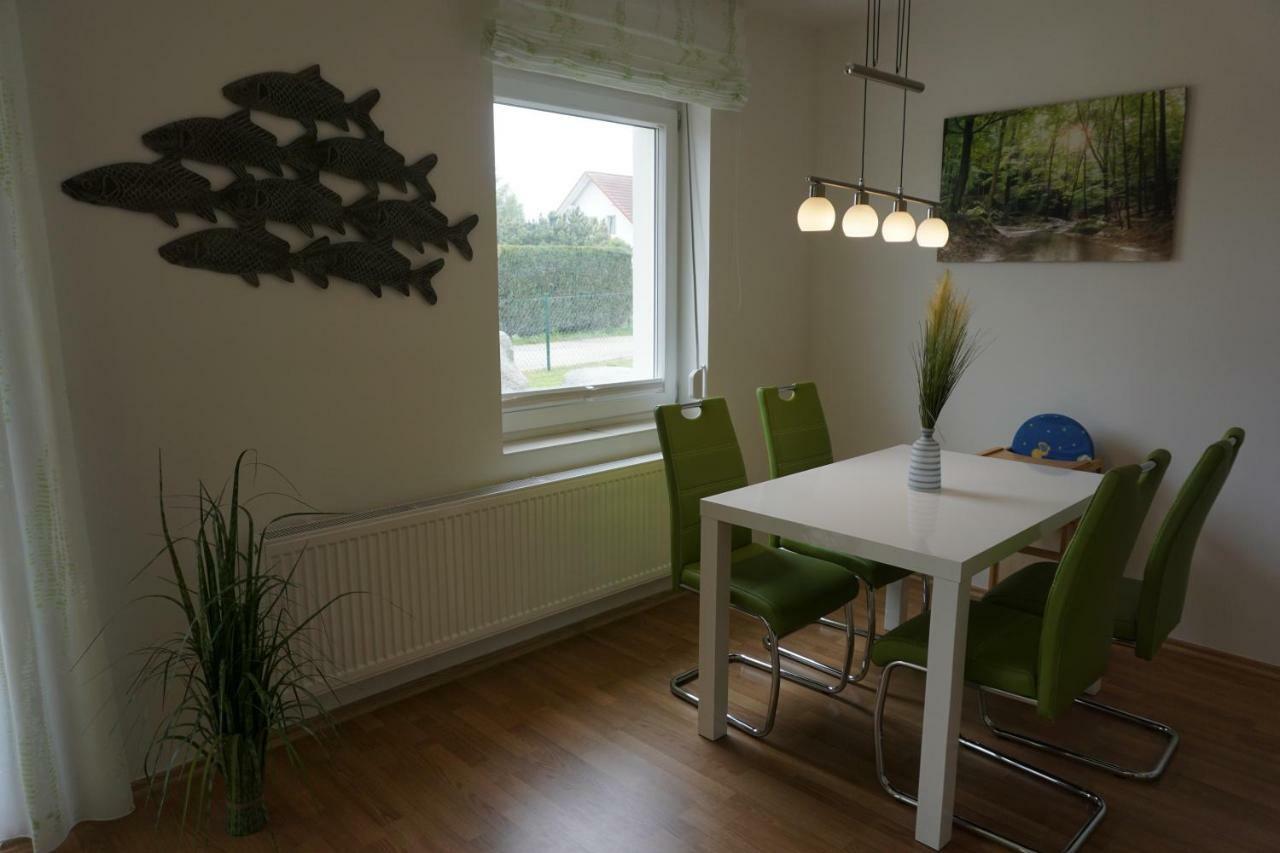 Ferienwohnungen Ruegen Findling Breege Buitenkant foto