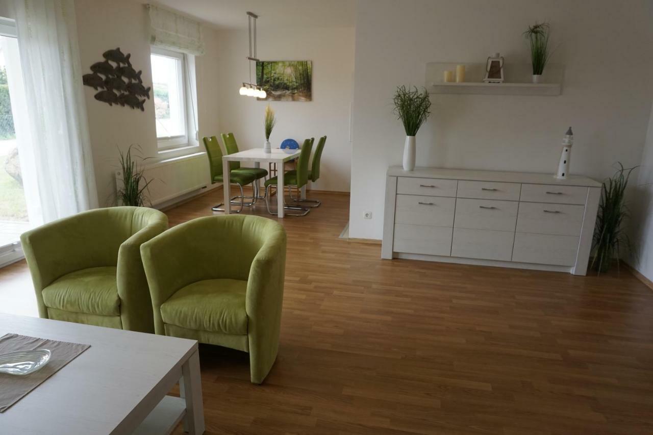 Ferienwohnungen Ruegen Findling Breege Buitenkant foto